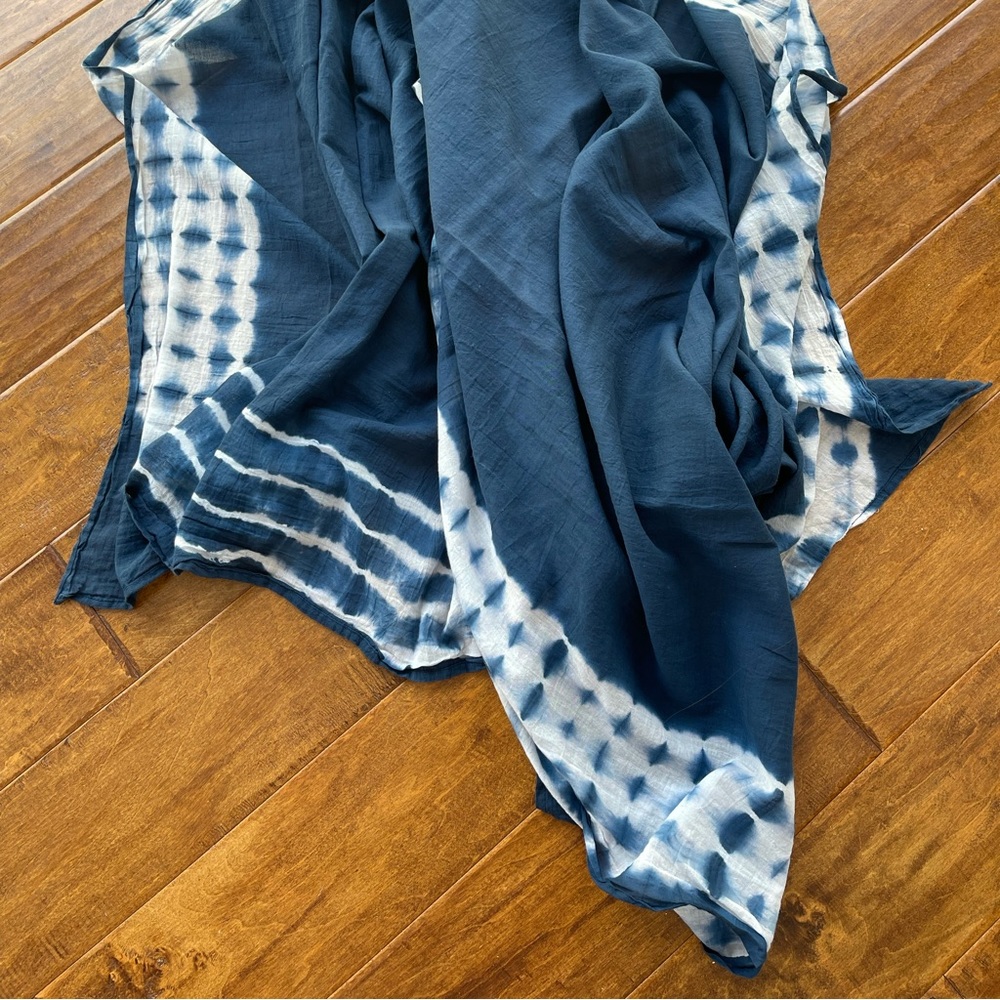 Navy Blue and White Pareo
